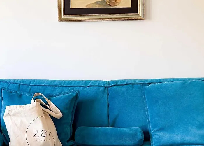 Cosy Close To The Metro Station - Zeno 52 Apartment