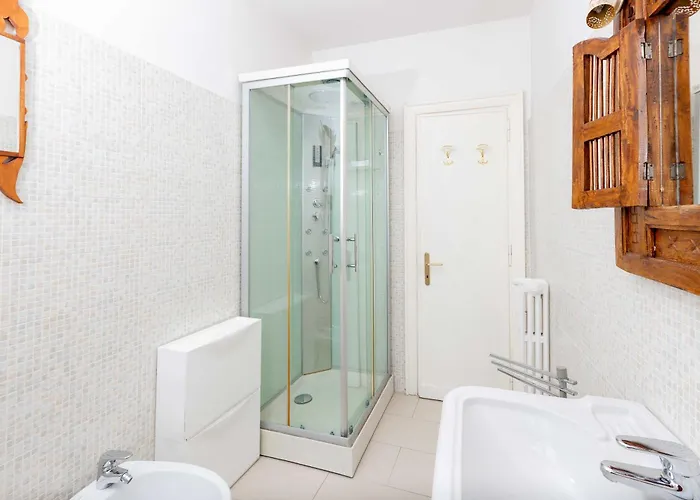 Cosy Close To The Metro Station - Zeno 52 *